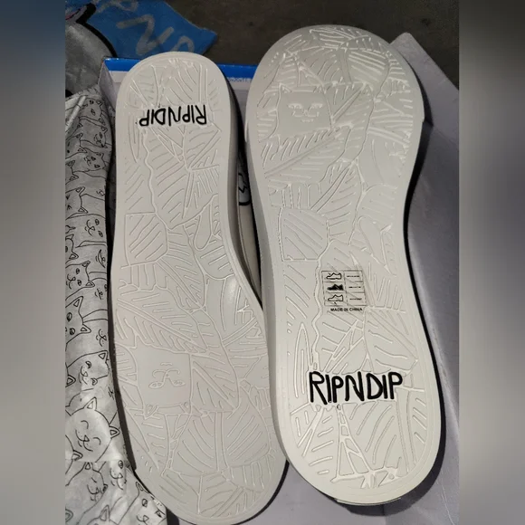 RUNNDIP Shoes - Picture 2 of 3